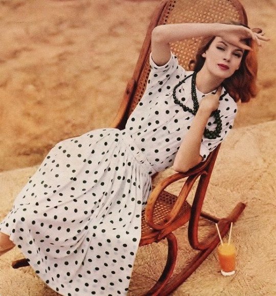 Η καλλονή μητέρα της Ούμα Θέρμαν -Θεά του '60, βουδίστρια [εικόνες] | iefimerida.gr 0