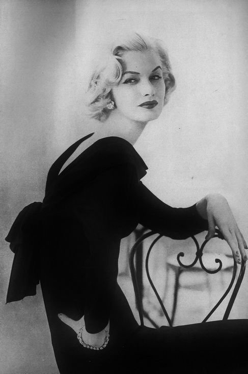 Η καλλονή μητέρα της Ούμα Θέρμαν -Θεά του '60, βουδίστρια [εικόνες] | iefimerida.gr 2