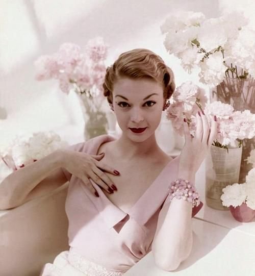 Η καλλονή μητέρα της Ούμα Θέρμαν -Θεά του '60, βουδίστρια [εικόνες] | iefimerida.gr 6