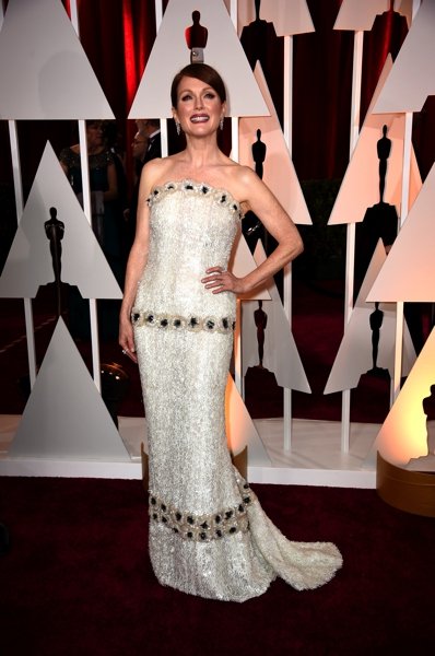 Αυτά είναι τα φορέματα που έγραψαν ιστορία στα Οσκαρ -Ρούχα σέξι, χιλιάδων ευρώ [εικόνες] | iefimerida.gr 0