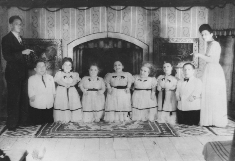 Οι επτά νάνοι του Αουσβιτς -Η απίστευτη ιστορία που έγινε βιβλίο στα ελληνικά [εικόνες] | iefimerida.gr 6