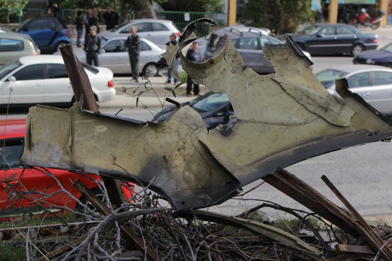 Δάκρυα και λουλούδια στο σημείο που σκοτώθηκε ο Παντελής Παντελίδης [εικόνες] | iefimerida.gr 3