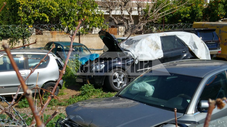 Το σμπαραλιασμένο τζιπ του Παντελίδη -Σίδερο διαπέρασε τη μηχανή και το παρμπρίζ [αποκλειστικές εικόνες] | iefimerida.gr 3