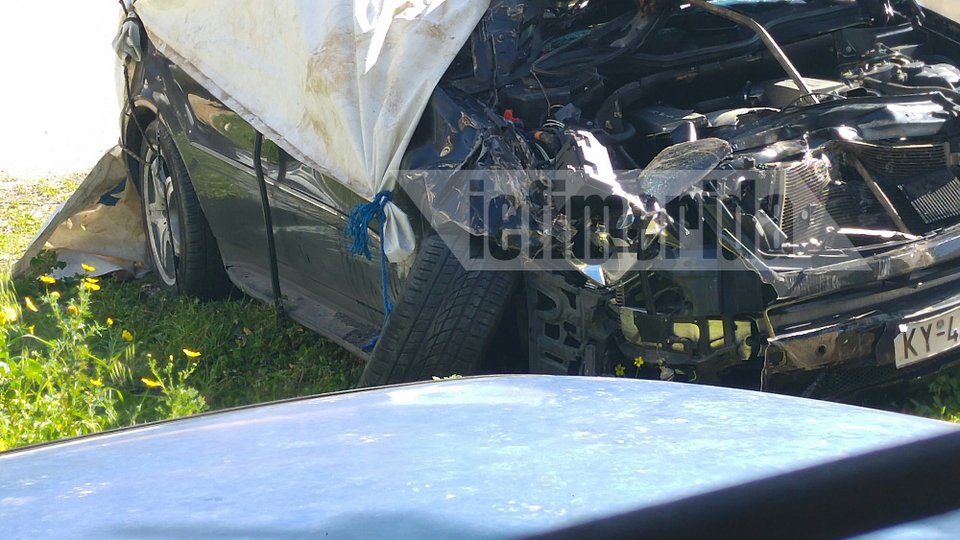 Το σμπαραλιασμένο τζιπ του Παντελίδη -Σίδερο διαπέρασε τη μηχανή και το παρμπρίζ [αποκλειστικές εικόνες] | iefimerida.gr 7