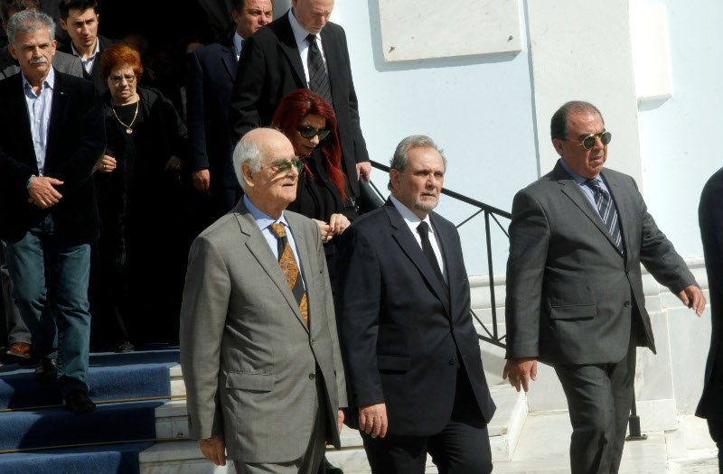 Σε κλίμα βαθιάς συγκίνησης το τελευταίο αντίο στη δημοσιογράφο Μαρία Παπουτσάκη [εικόνες] | iefimerida.gr 10