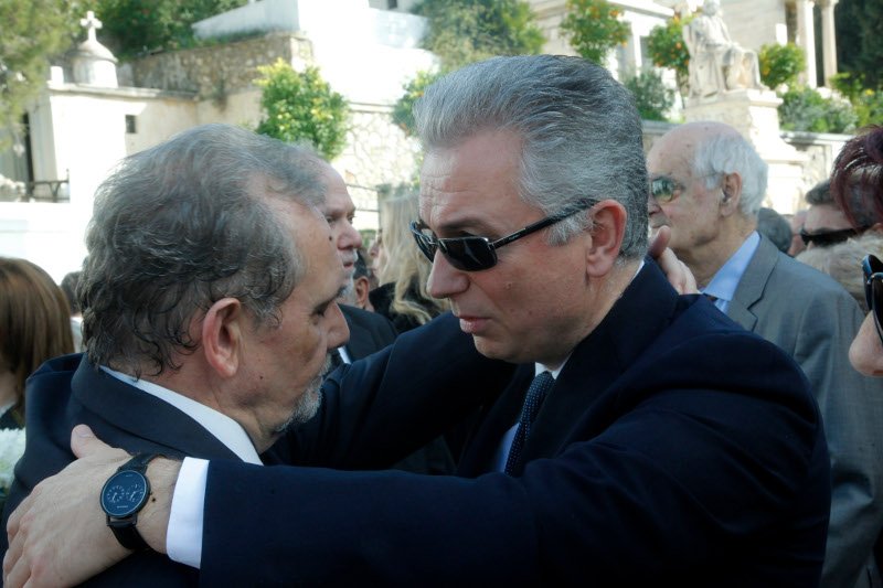 Σε κλίμα βαθιάς συγκίνησης το τελευταίο αντίο στη δημοσιογράφο Μαρία Παπουτσάκη [εικόνες] | iefimerida.gr 11