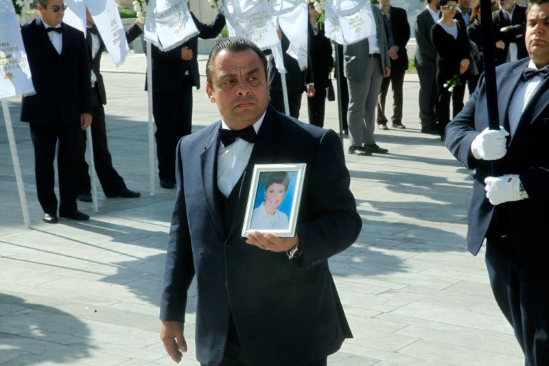 Σε κλίμα βαθιάς συγκίνησης το τελευταίο αντίο στη δημοσιογράφο Μαρία Παπουτσάκη [εικόνες] | iefimerida.gr 2