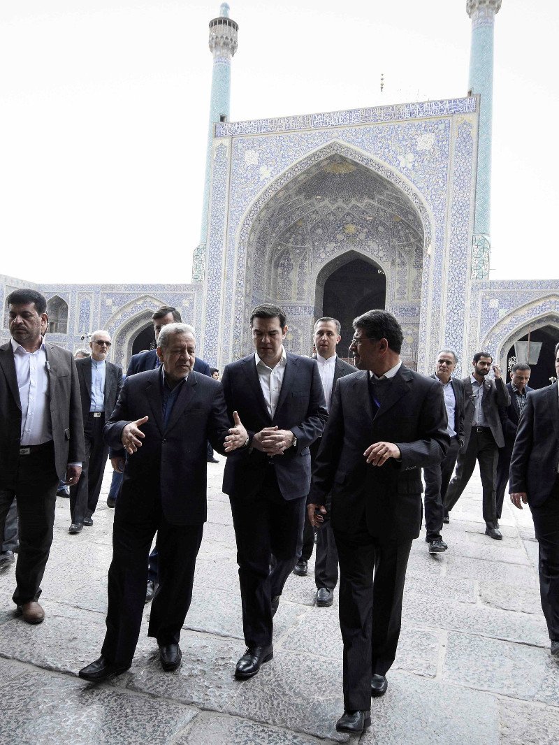 Η Περιστέρα Μπαζιάνα με λιλά μαντίλα στο Ιράν με τον πρωθυπουργό [εικόνες] | iefimerida.gr 6