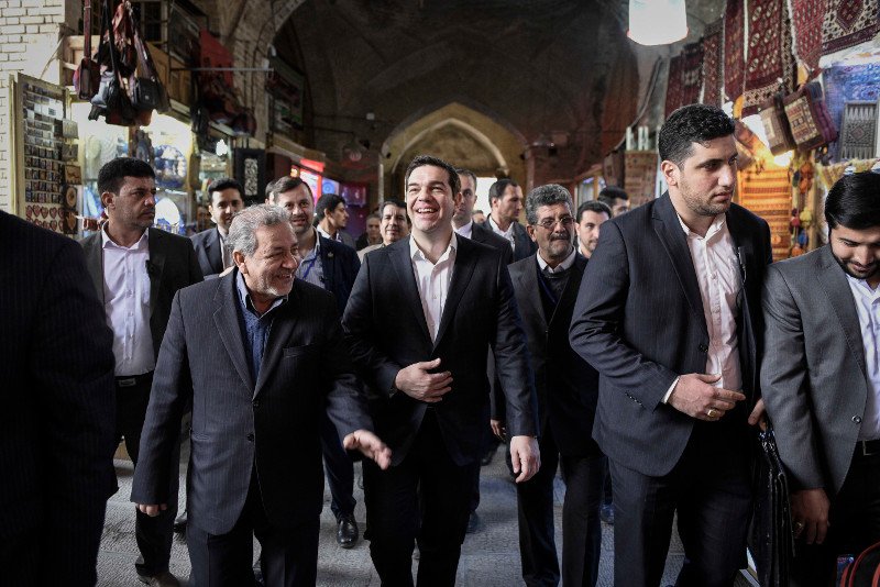 Η Περιστέρα Μπαζιάνα με λιλά μαντίλα στο Ιράν με τον πρωθυπουργό [εικόνες] | iefimerida.gr 7