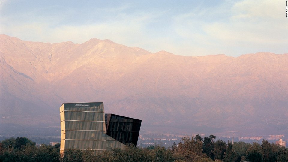 Ο 48χρονος Χιλιανός νικητής των Οσκαρ αρχιτεκτονικής -Τα εκπληκτικά κτίρια που έφτιαξε [εικόνες & βίντεο] | iefimerida.gr 10