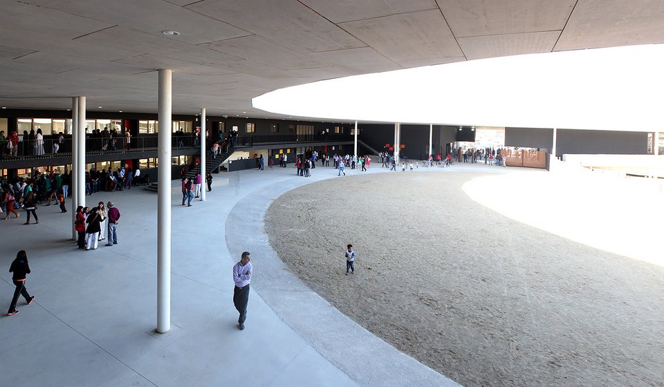 Ο 48χρονος Χιλιανός νικητής των Οσκαρ αρχιτεκτονικής -Τα εκπληκτικά κτίρια που έφτιαξε [εικόνες & βίντεο] | iefimerida.gr 26