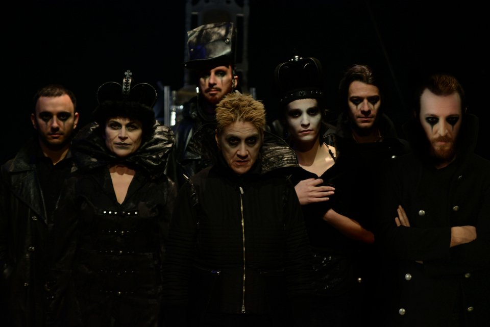 Ο Ριχάρδος Γ' είναι γυναίκα-Στο Σύγχρονο Θέατρο το αριστούργημα του Σαίξπηρ, αλλιώς [εικόνες] | iefimerida.gr 1