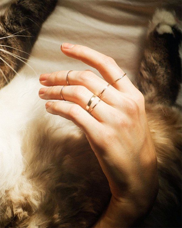 Το μονό δαχτυλίδι είναι πασέ -Οι fashion bloggers φορούν πολλά μαζί, σε όλα τα δάχτυλα [εικόνες] | iefimerida.gr 7