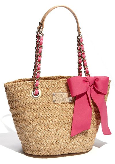 Ξαφνιάζει η μόδα για τις τσάντες του φετινού καλοκαιριού [εικόνες] | iefimerida.gr 1