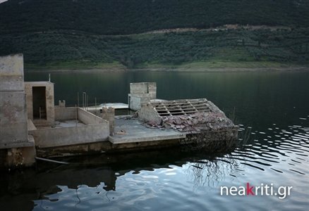 Κρήτη: «Αναδύθηκε» εκκλησία που είχε βυθιστεί στα νερά φράγματος -Αδειασε από νερά, λειτούργησε ξανά [εικόνες & βίντεο] | iefimerida.gr 9