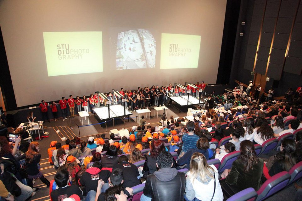 Διεθνής διαγωνισμός ρομποτικής για νέους, στη Θεσσαλονίκη [εικόνες & βίντεο] | iefimerida.gr 1