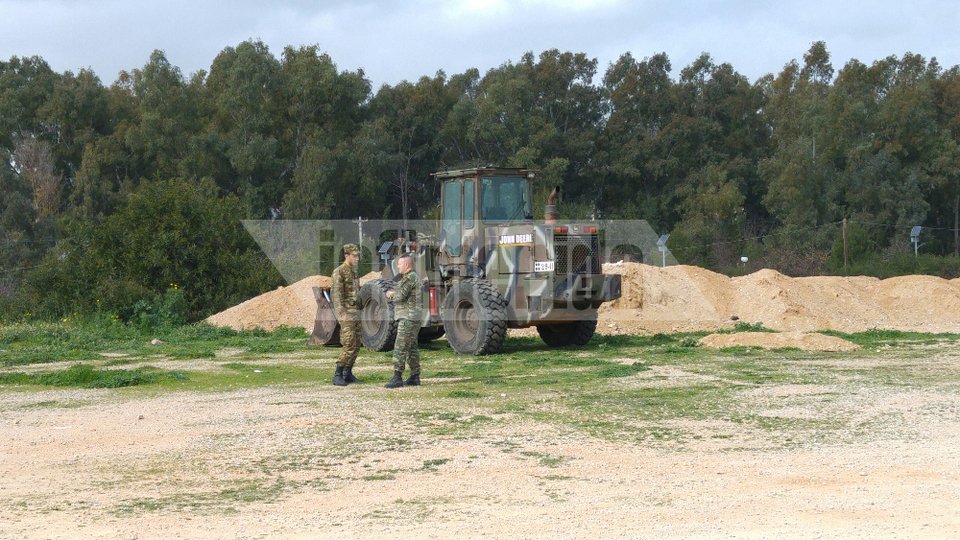 Στήνουν καταυλισμό για 800 πρόσφυγες και μετανάστες κοντά στο πάρκο Τρίτση -Ο Μουζάλας ζήτησε τον χώρο για έναν μήνα [εικόνες] | iefimerida.gr 4