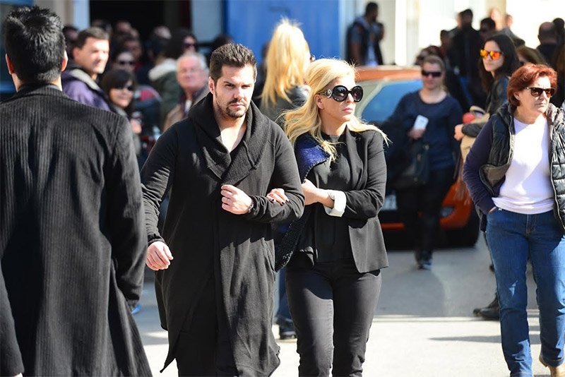 Συντετριμμένος ο Ρέμος στην κηδεία του Παντελίδη [εικόνες] | iefimerida.gr 4