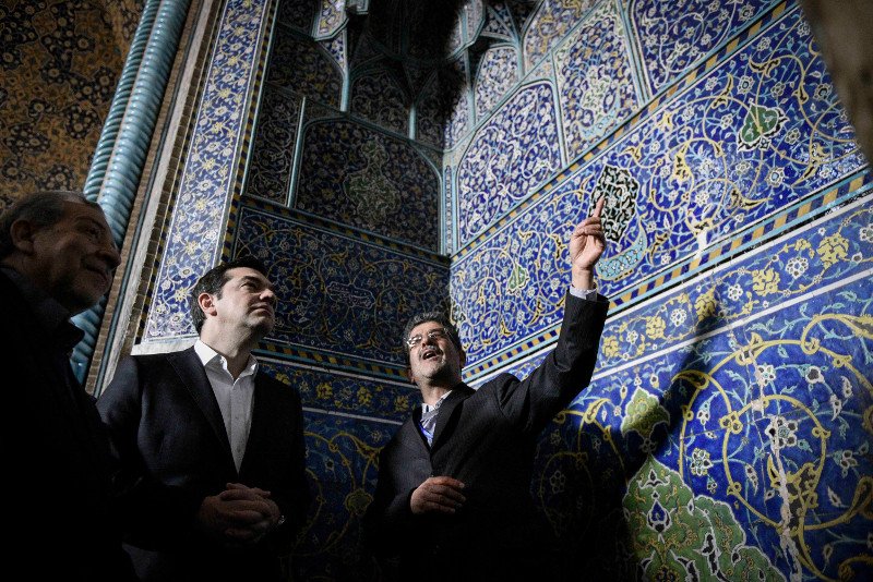 Η Περιστέρα Μπαζιάνα με λιλά μαντίλα στο Ιράν με τον πρωθυπουργό [εικόνες] | iefimerida.gr 9