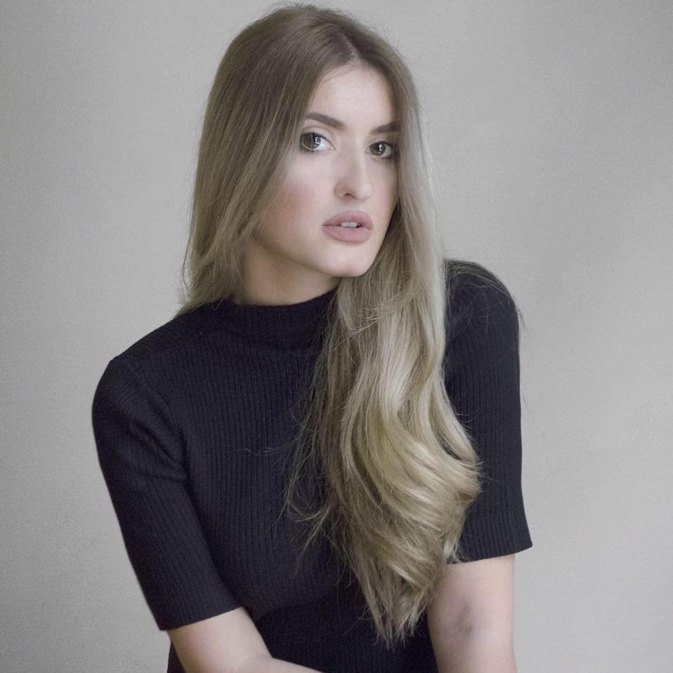 Η Παριανή που σάρωσε σε διαγωνισμό μόδας -Η μόλις 21 ετών Βάλια Καστρούνη [εικόνες] | iefimerida.gr 8