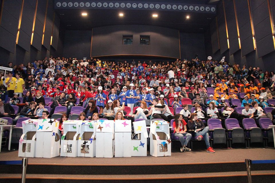 Διεθνής διαγωνισμός ρομποτικής για νέους, στη Θεσσαλονίκη [εικόνες & βίντεο] | iefimerida.gr 4