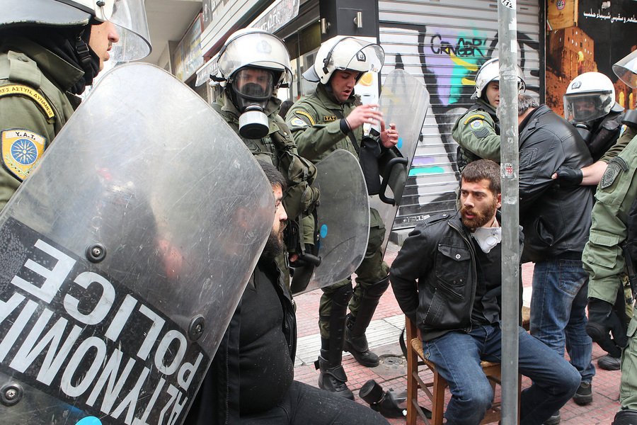 Εφαγαν ντομάτες, πέρασαν χειροπέδες σε αγρότες από την Κρήτη -Τέσσερις προσαγωγές [εικόνες] | iefimerida.gr 4