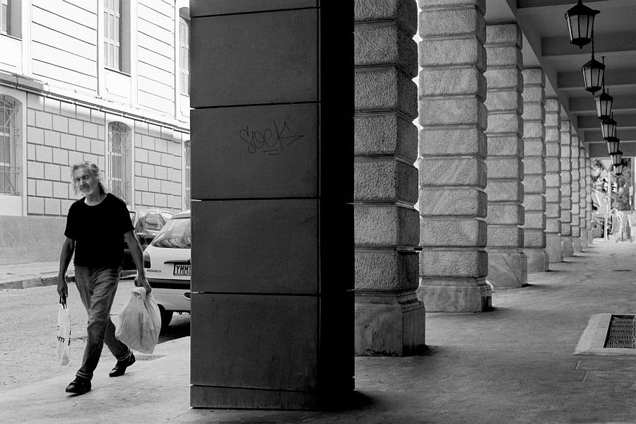 Summer in the city, του Γιάννη Οικονόμου-Εικόνες από την καυτή αυγουστιάτικη Αθήνα μες στο καταχείμωνο [εικόνες] | iefimerida.gr 1