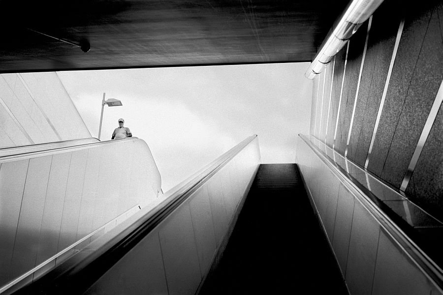 Summer in the city, του Γιάννη Οικονόμου-Εικόνες από την καυτή αυγουστιάτικη Αθήνα μες στο καταχείμωνο [εικόνες] | iefimerida.gr 3