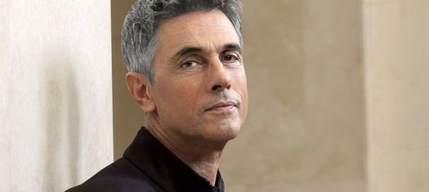 Σταύρος Ζαλμάς: Ζω σε ένα μικρό ιστιοπλοϊκό [εικόνες]  | iefimerida.gr 0