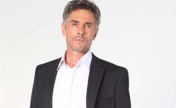 Σταύρος Ζαλμάς: Ζω σε ένα μικρό ιστιοπλοϊκό [εικόνες]  | iefimerida.gr 3