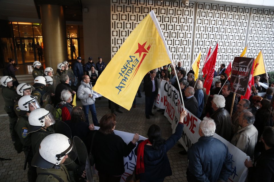 Ντου στο Χίλτον από Λαφαζάνη, Στρατούλη, Ραχήλ–«Αλέξη στο ελικόπτερο ποιος θα μπει;» [εικόνες] | iefimerida.gr 5