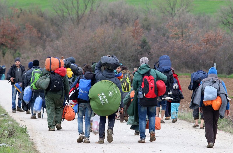 Η φυγή των απελπισμένων προσφύγων από την Ειδομένη [εικόνες] | iefimerida.gr 5