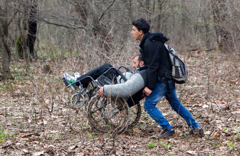 Η φυγή των απελπισμένων προσφύγων από την Ειδομένη [εικόνες] | iefimerida.gr 7