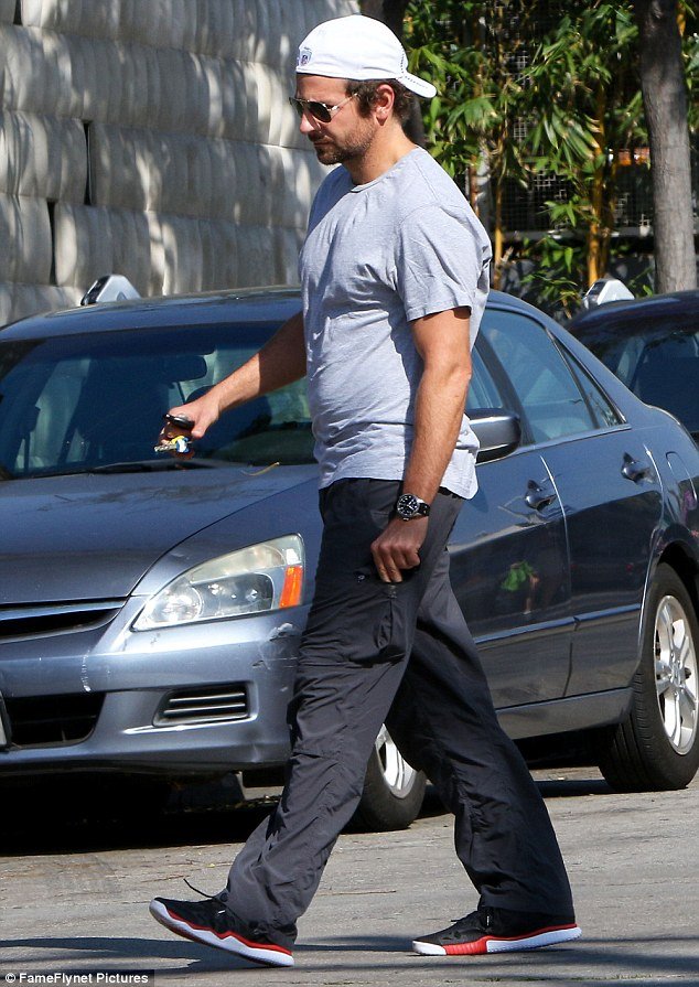 Ο Μπράντλεϊ Κούπερ χώρισε την Ιρίνα Σάικ -Για ένα σουπερμόντελ [εικόνες] | iefimerida.gr 3