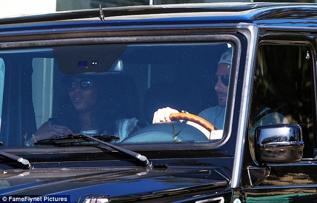 Ο Μπράντλεϊ Κούπερ χώρισε την Ιρίνα Σάικ -Για ένα σουπερμόντελ [εικόνες] | iefimerida.gr 0