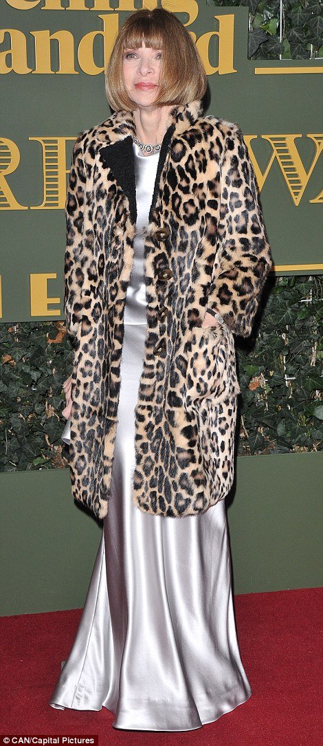 Ο «διάβολος» φορούσε... παλτό -Τα μοναδικά πανωφόρια της Αννα Γουίντορ [εικόνες] | iefimerida.gr 13