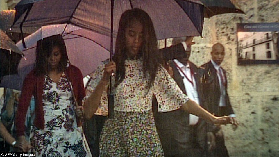 Ο Ομπάμα έγραψε ιστορία -Ο πρώτος Αμερικανός πρόεδρος στην Κούβα, 90 χρόνια μετά -Με Μισέλ, παιδιά και πεθερά μαζί [εικόνες] | iefimerida.gr 10