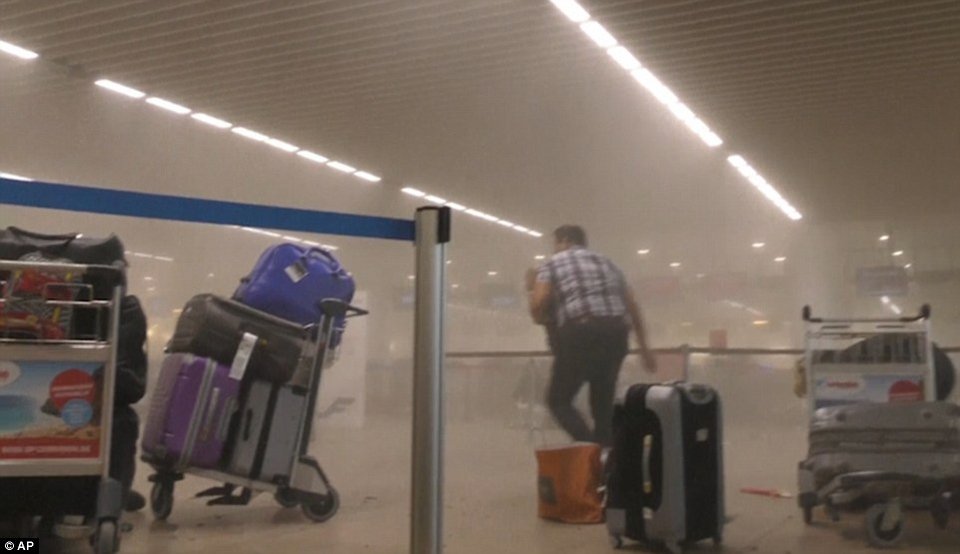 «Η έκρηξη έμοιαζε με το τέλος του κόσμου» -20χρονη τραυματίας περιγράφει τι έγινε μετά την επίθεση [εικόνες] | iefimerida.gr 4