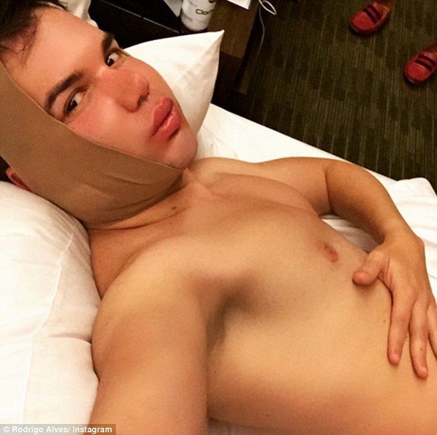 Ο άνδρας που μοιάζει με τον «Κεν» της Μπάρμπι -Εχει ξοδέψει 386.000 ευρώ σε 42 επεμβάσεις [εικόνες] | iefimerida.gr 9