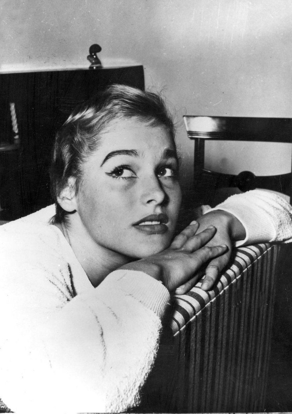 Ούρσουλα Αντρες, η γυναίκα που καταβρόχθιζε τα αρσενικά [εικόνες] | iefimerida.gr 0