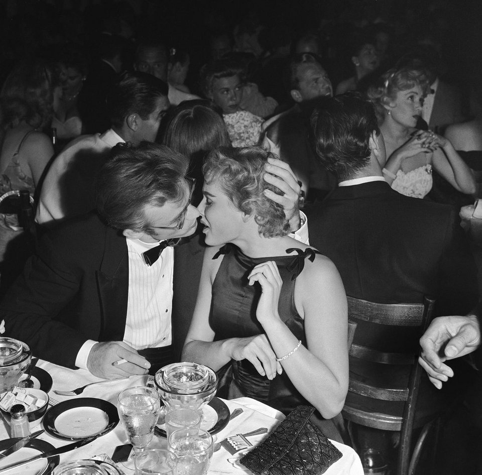 Ούρσουλα Αντρες, η γυναίκα που καταβρόχθιζε τα αρσενικά [εικόνες] | iefimerida.gr 2