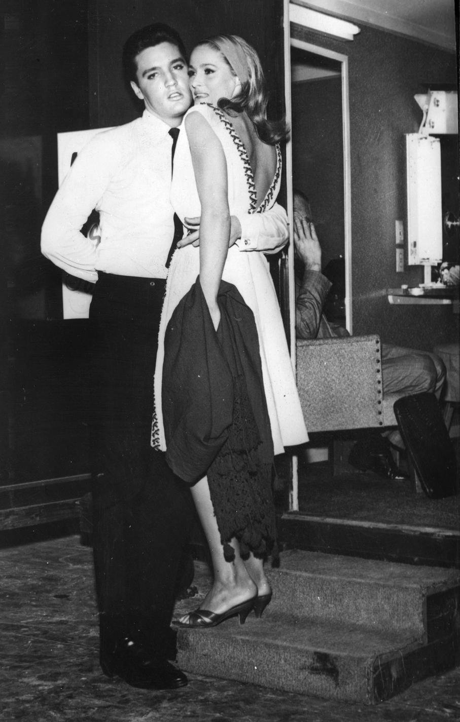 Ούρσουλα Αντρες, η γυναίκα που καταβρόχθιζε τα αρσενικά [εικόνες] | iefimerida.gr 8