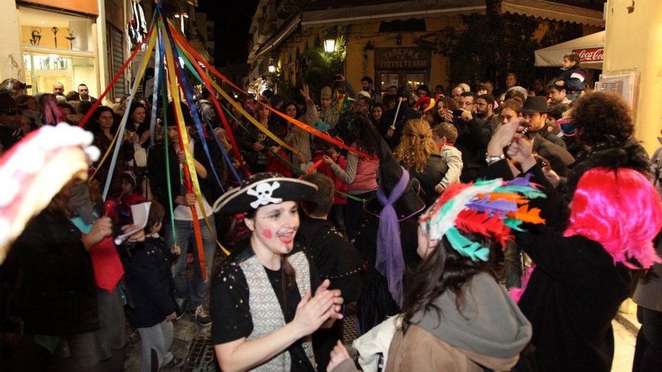 Ερχονται οι Κουδουναραίοι του Διστόμου - Γλυκερία και Σαλέας κορυφώνουν το αποκριάτικο πάρτι της Αθήνας [πρόγραμμα]   | iefimerida.gr 2