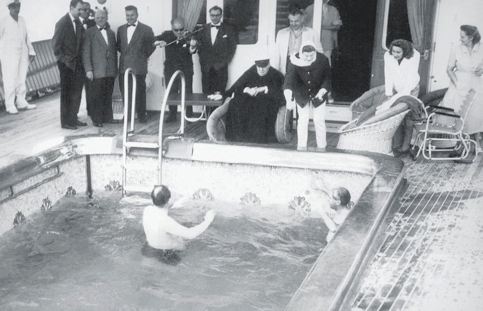 Μέσα στο γιοτ του Αριστοτέλη Ωνάση: Διάσημοι, ισχυροί και πρωτοφανείς έρωτες [εικόνες] | iefimerida.gr 2