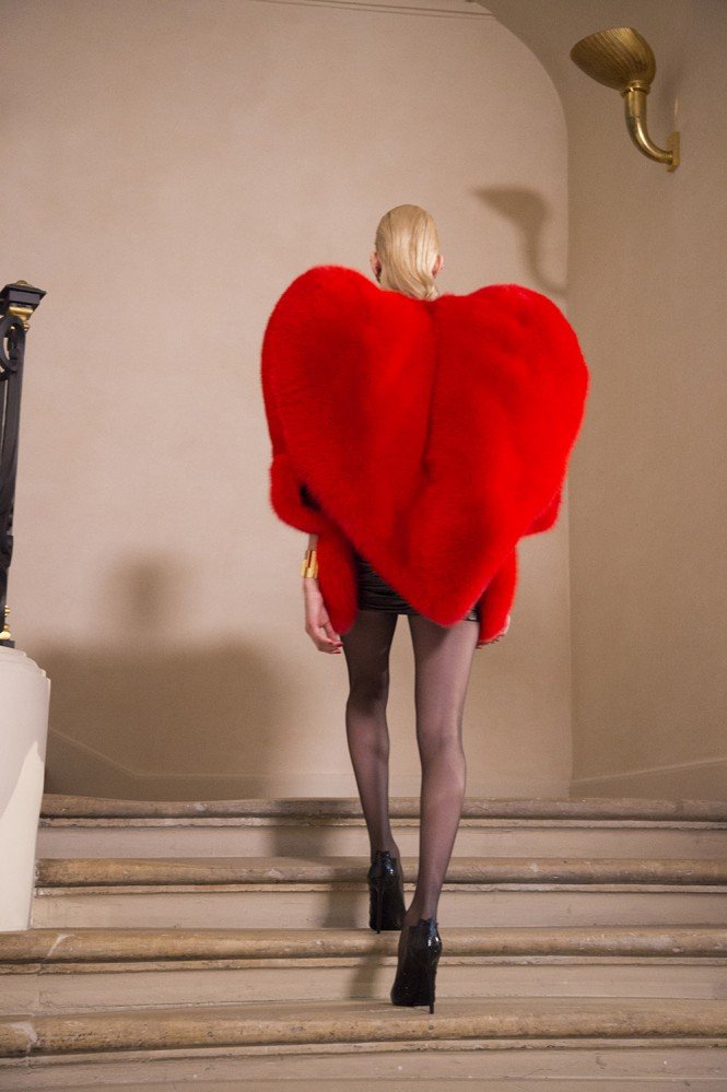 Γιατί σόκαρε το Παρίσι η επίδειξη Saint Laurent - Αγνωστο αν μένει ή φεύγει ο Σλιμάν [εικόνες] | iefimerida.gr 11