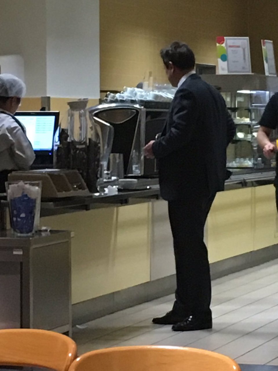 Πείνασαν οι Ευρωπαίοι ηγέτες από την αναμονή -Σούπα αγόρασε ο πρωθυπουργός του Βελγίου [εικόνα] | iefimerida.gr 0