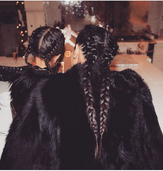 Πλεξούδες όπως αυτές των μποξέρ: Το εύκολο χτένισμα που έγινε μανία των γυναικών [εικόνες] | iefimerida.gr 1