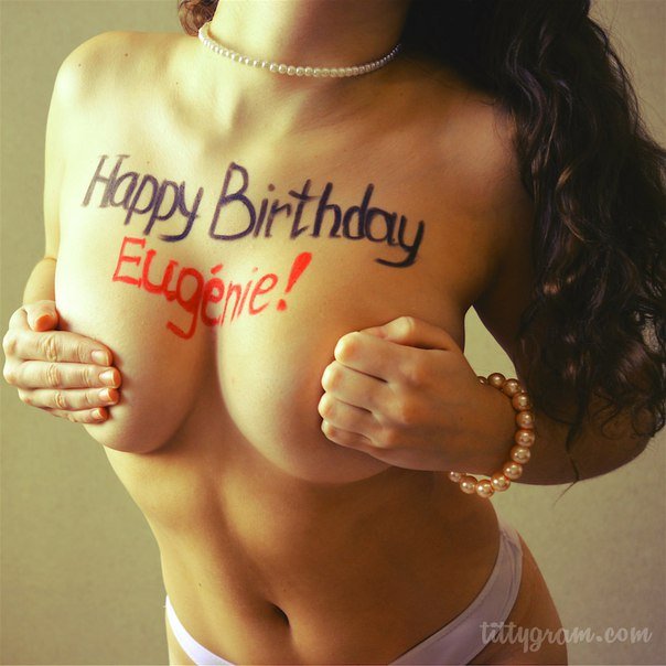 Tittygram -Στείλε μια ευχή γραμμένη σε γυναικείο στήθος [εικόνες+βίντεο] | iefimerida.gr 2