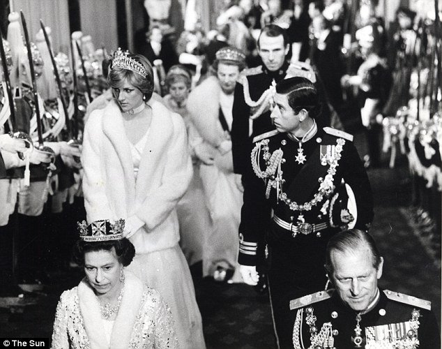 Η εκρηκτική σχέση Νταϊάνας-Ελισάβετ -Αγνωστες ιστορίες από το παλάτι [εικόνες] | iefimerida.gr 12