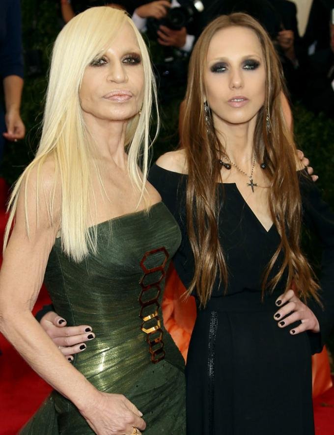 Αλέγκρα, η μοναδική κληρονόμος του Οίκου Versace -Μια τραγική ιστορία [εικόνες] | iefimerida.gr 20